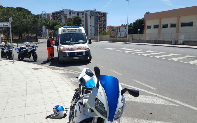 Cagliari, urta una moto e poi fugge: un’ora dopo la donna alla guida dell’auto fermata dalla Polizia Municipale