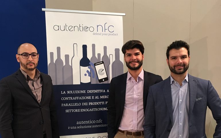 Grande successo al Vinitaly di “Autentico”, la startup sarda che smaschera il vino contraffatto