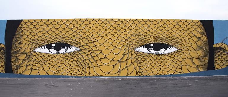 Il nuovo lavoro del muralista sardo Andrea Casciu: a Civitanova Marche ecco “l’uomo pesce”
