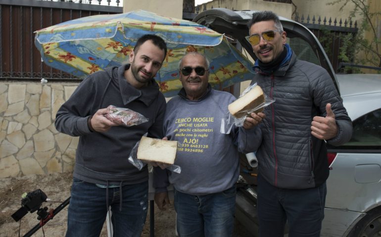 Terzo giorno di viaggio per Raffaele e Federico sul camper targato Vistanet: i “nostri” sono a Teulada tra spiagge meravigliose e produttori di formaggio
