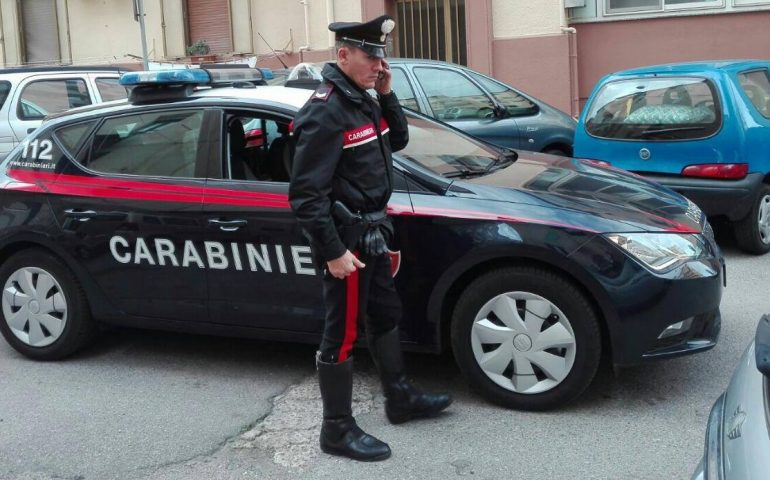 Decimomannu. Litigano con una casalinga e le rubano la borsa: tre minori denunciati per furto