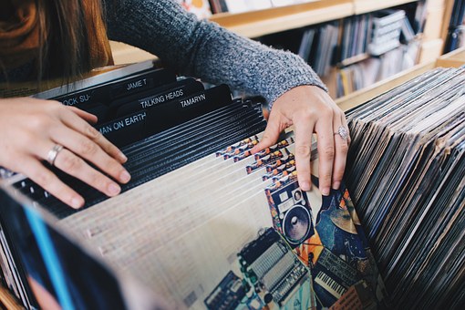 Vinyl Sardinia: domenica a Cagliari ci sarà anche l’ex CCCP Gianni Maroccolo all’appuntamento per i “maniaci” del vinile