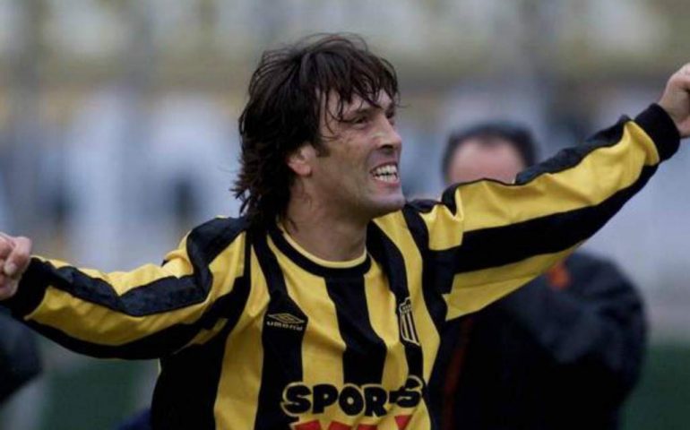 Orrore in Uruguay: ucciso il figlio dell’ex calciatore del Cagliari Romero. L’assassino è l’allenatore del bambino