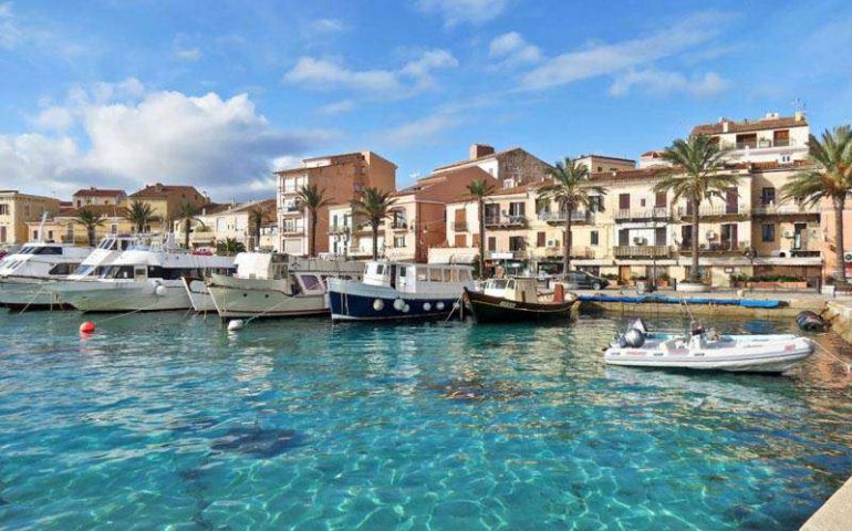 Pescavano abusivamente e senza pass nelle acque del Parco La Maddalena: diciotto persone indagate