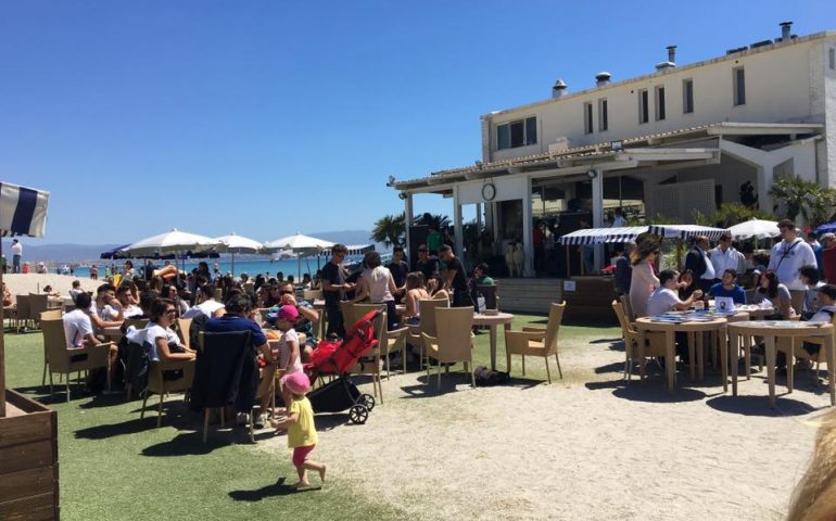 Oggi il Lido è colorato FestivART, fra musica, arte e cultura.