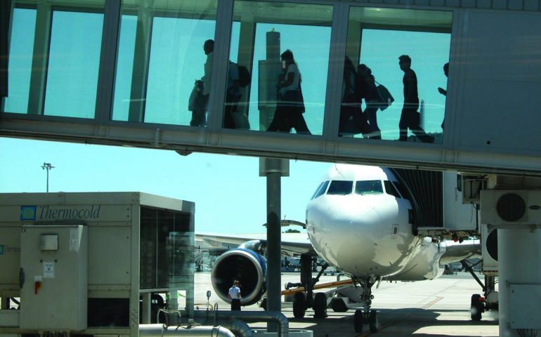 Sciopero dei controllori di volo: 14 voli cancellati da e per la Sardegna