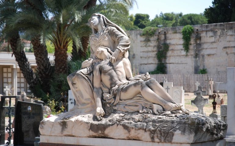 Tornare a seppellire i nostri cari nel Cimitero monumentale di Bonaria: il progetto del Comune di Cagliari