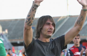 Daniele Conti dopo l'ultima partita in rossoblù saluta la sua gente
