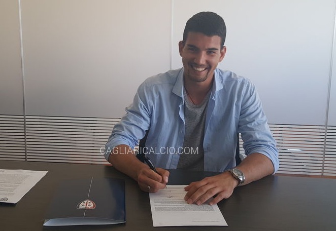 Luca Crosta, il “Donnarumma del Cagliari”, firma il suo primo contratto da professionista
