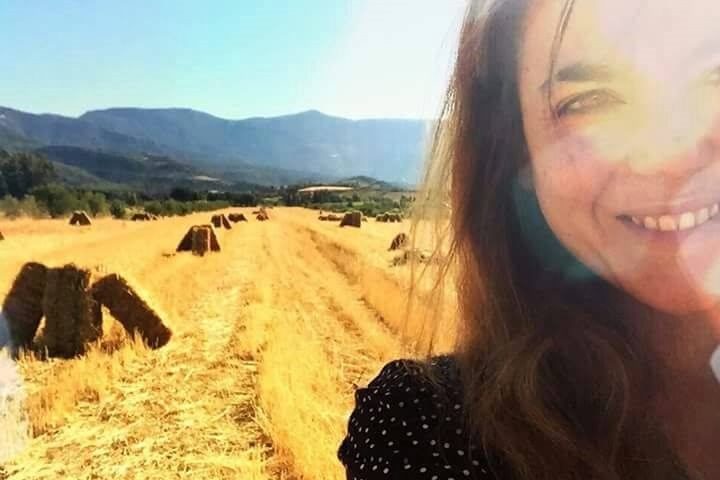 La prima casa di paglia realizzata in Sardegna. La storia di Luisa Cabiddu e della sua azienda multifunzionale