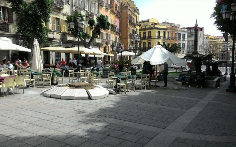 Piazza Yenne, rimossi i gazebo