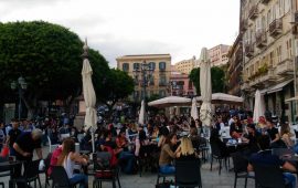 Le strade del centro invase da cagliaritani e turisti