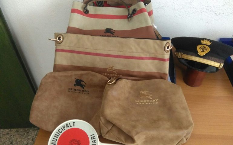 Commercio abusivo, fermato un cittadino straniero per resistenza durante un controllo della Polizia Municipale