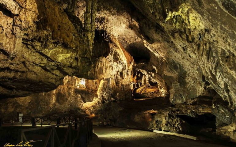 Si trova in Sardegna la grotta percorribile su strada più grande del mondo