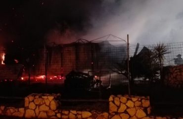 Incendio nella notte Oasi Sette Vizi Quartu