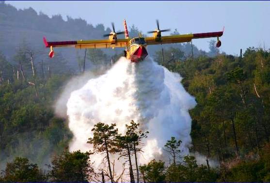 Lotta agli incendi: pronte le basi operative con elicotteri e canadair