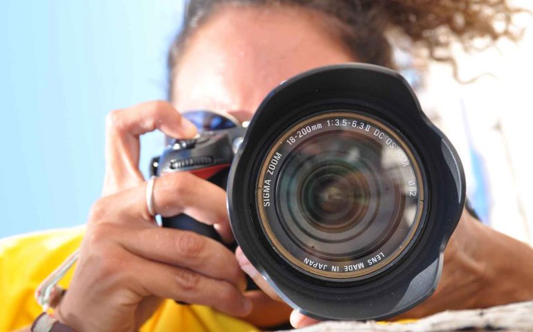 Lavoro Cagliari: si cercano fotografi per villaggi turistici, anche senza esperienza