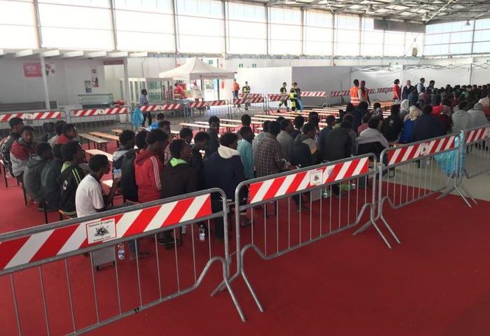 Identificati i due presunti scafisti arrivati ieri mattina a Cagliari con altri 280 profughi
