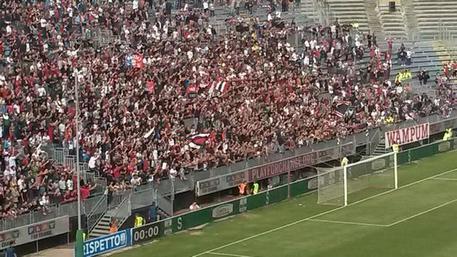 Calcio e solidarietà: 100 migranti al Sant’Elia per la gara fra Cagliari e Empoli di domani pomeriggio