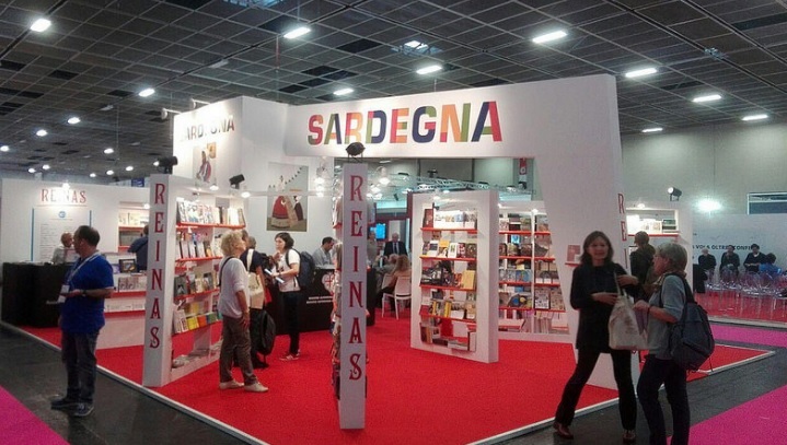 Lo stand della Regione Sardegna al Salone del libro 2017