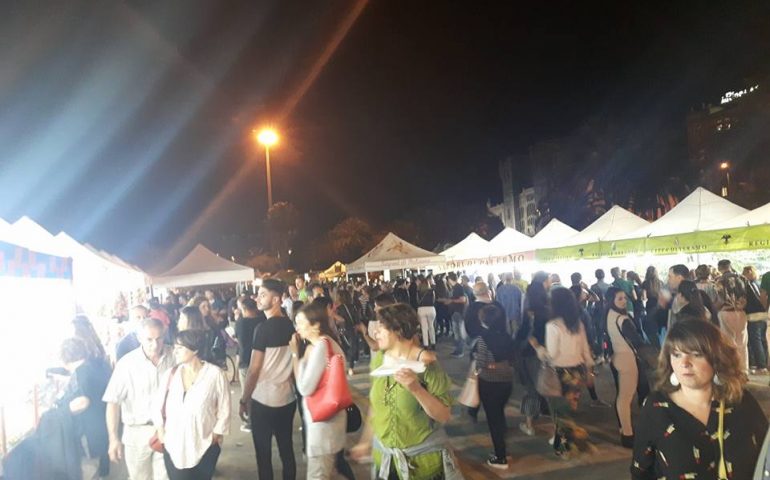 Grande successo per la prima giornata della Festa del gusto 2017 al porto di Cagliari. Si replica oggi e domani