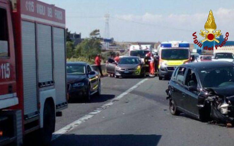 Brutto incidente questo pomeriggio sulla 131 all’altezza di Sestu: due persone ferite