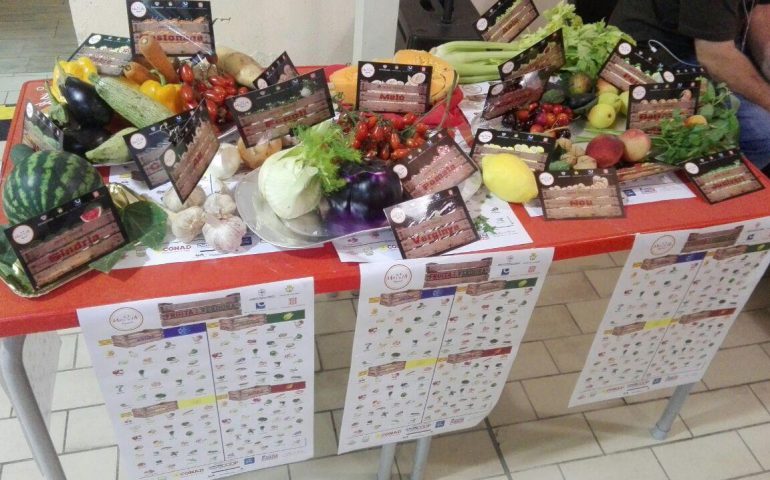 MenjAlguerés: al mercato di Alghero la frutta e la verdura parlano catalano