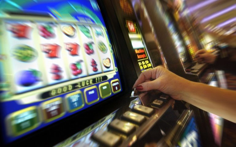 La curiosità. A Borore chi adotta un cane o toglie le slot machine dal proprio bar vedrà notevolmente ridotta la tassa sui rifiuti