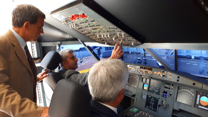 Imparare a volare con un simulatore professionale: l’Airbus A 320 progettato dall’Università di Cagliari