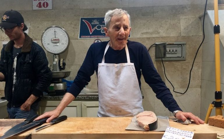 Nel giorno dell’anniversario, faccia a faccia con chi vive il mercato di San Benedetto ogni giorno