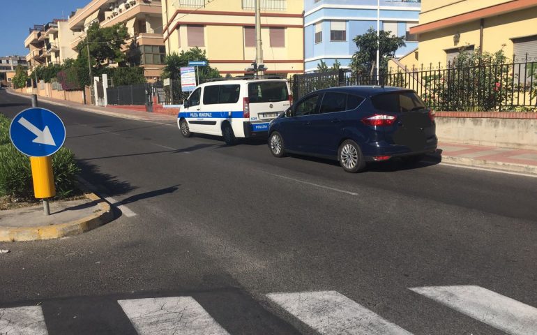 Ragazza di 24 investita da un’auto in via Flavio Gioia mentre attraversava sulle strisce pedonali