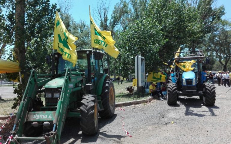 Ecco le immagini della protesta di agricoltori e allevatori sardi piegati dalla siccità (FOTO)