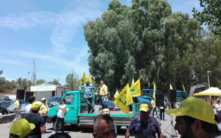 Protesta dei pastori di Coldiretti, la Base: «Dalla Regione risposta burocratica, serve mobilitazione»