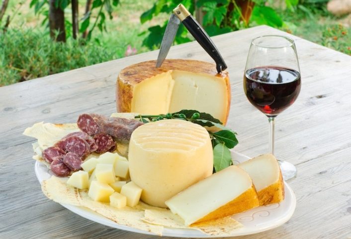 “Territori del vino e del gusto”, sette mostre mercato all’insegna del vino e delle eccellenze nel cuore della Sardegna tra giugno e settembre