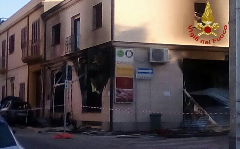 Pirri: nella notte un’esplosione distrugge un bar in via Toti