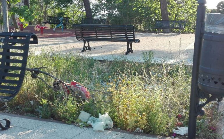 Viale Buoncammino e le aiuole abbandonate al degrado. Il biglietto da visita di Cagliari turistica