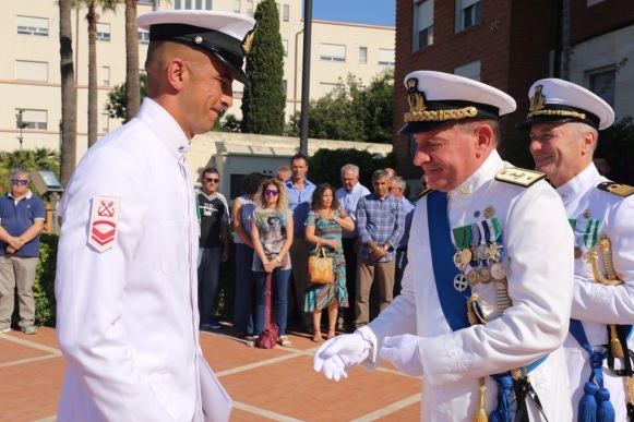 Sventa uno scippo quando non era in servizio: encomio solenne per un militare della Capitaneria di porto di Cagliari
