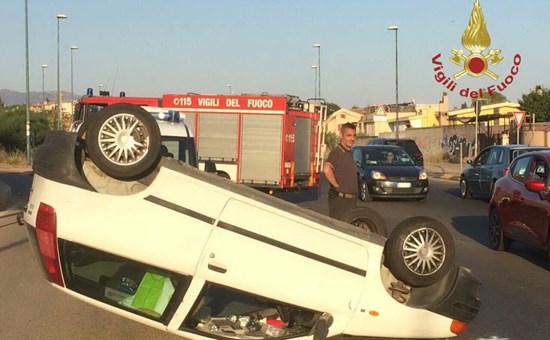 Incidente a Quartu in via Leonardo Da Vinci: persona incastrata, intervengono i Vigili del Fuoco