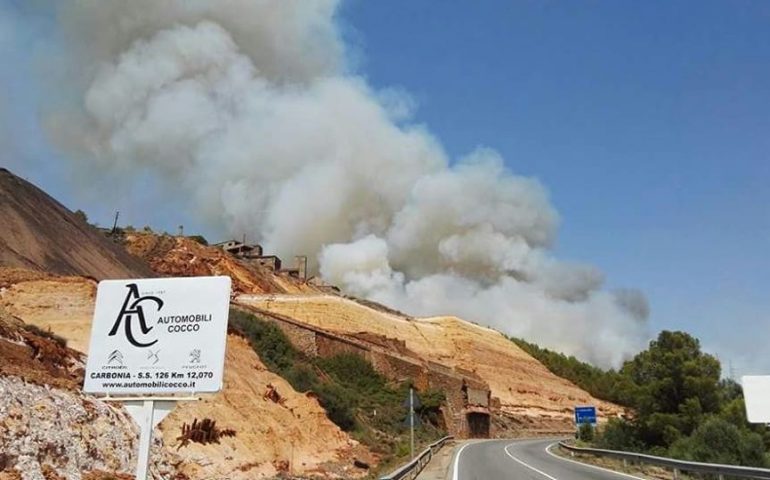 Incendi, solidarietà per gli sfollati a Iglesias: c’è chi apre la propria casa a chi è stato evacuato