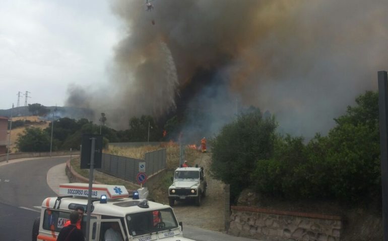 incendio iglesias giugno