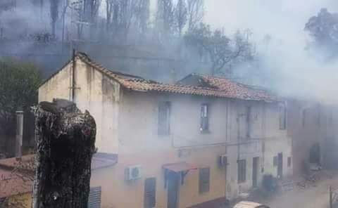 incendio iglesias fiamme sfollati case bruciate