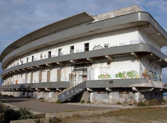 Nuova puntata sull’Ospedale Marino del Poetto: niente centro di riabilitazione, forse diventerà un albergo