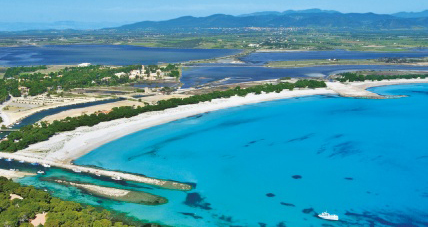 Ancora uno sbarco di migranti sulle coste del sud Sardegna. Tredici nordafricani intercettati nei pressi di Porto Pino