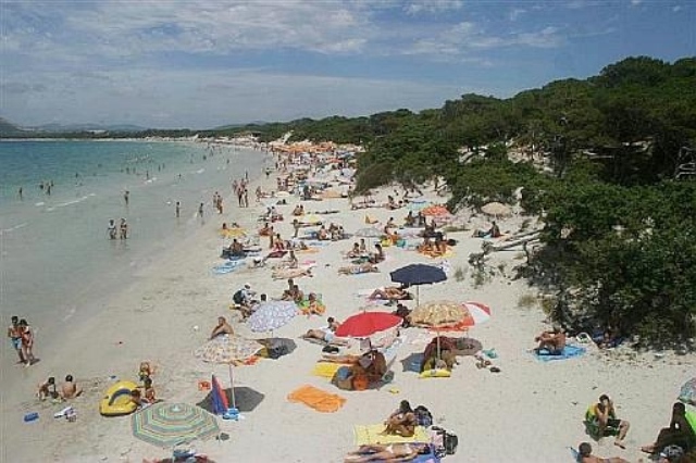 Alghero: anziano muore per un malore nella spiaggia di Maria Pia