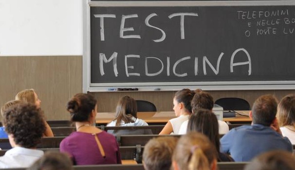 Cagliari, Medicina e Chirurgia: al via la scuola estiva di preparazione ai test di ammissione