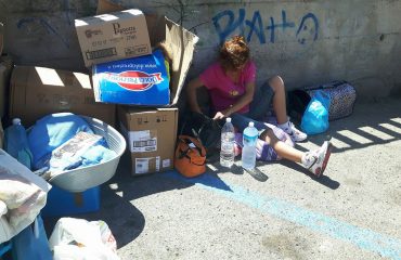 donna sfrattata di casa