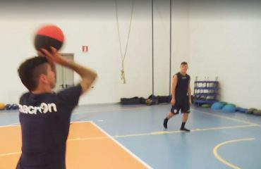 Diego Farias e Nicolò Barella basket