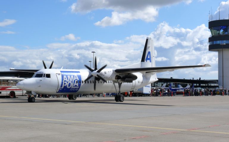 Fokker 50 Amapola aeroporto di Cagliari avaria motore fumo