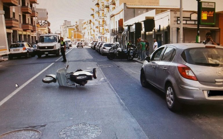 Incidente stradale polizia municipale scooter moto