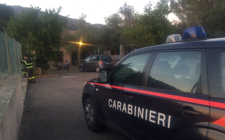 attentato bomba dorgali migranti centro accoglienza carabinieri